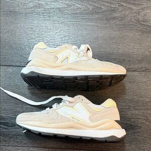 New balance women’s sneakers